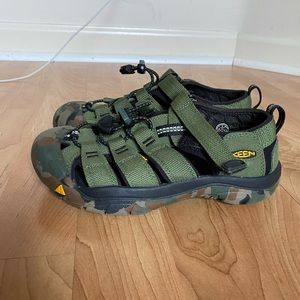 Keen Kids Sandals Camouflage Hiking Sportsb~Size 2